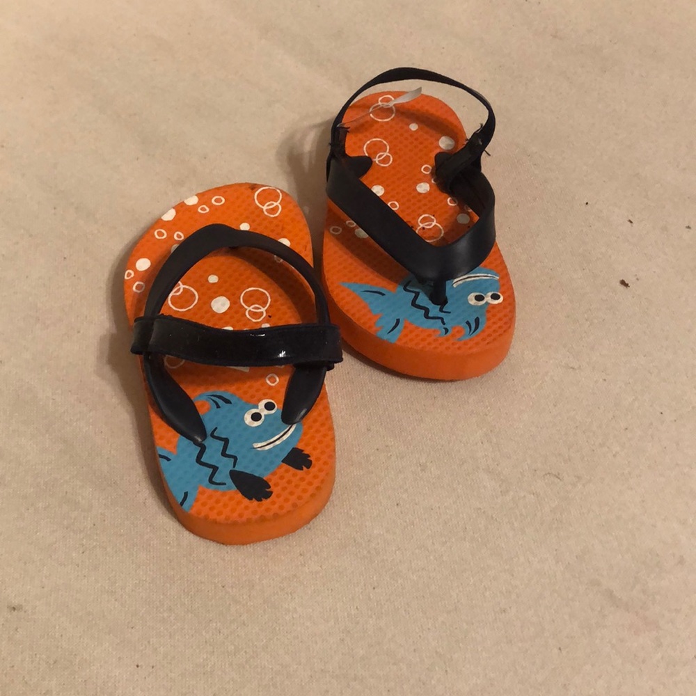 Baby gap flip flops